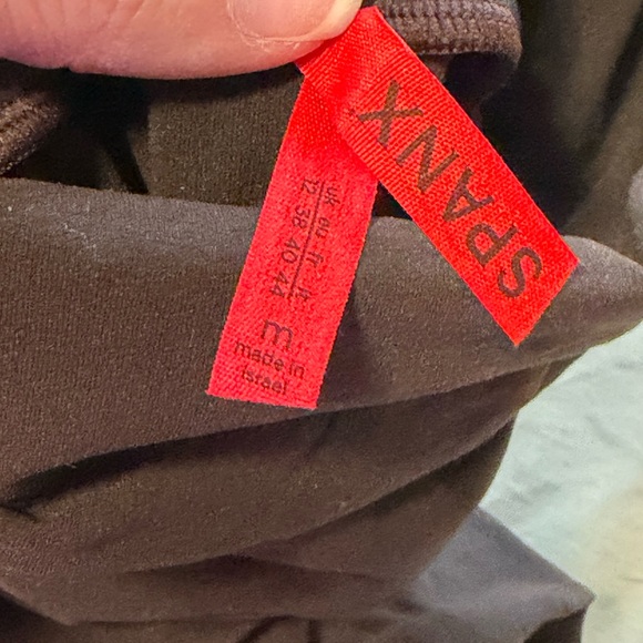 Spanx NWT On Top
Sleeveless Turtleneck
Top Sz med Ret $88 - Picture 10 of 11